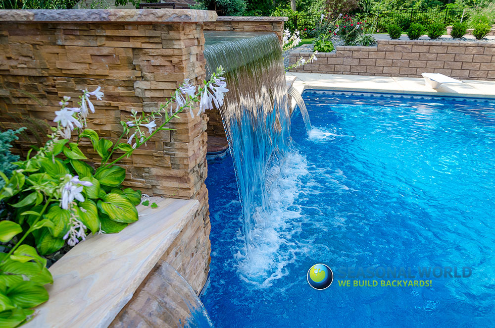 WATERFALLS & GROTTOS Seasonal World