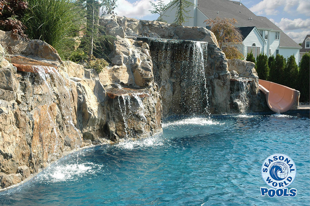 WATERFALLS & GROTTOS Seasonal World