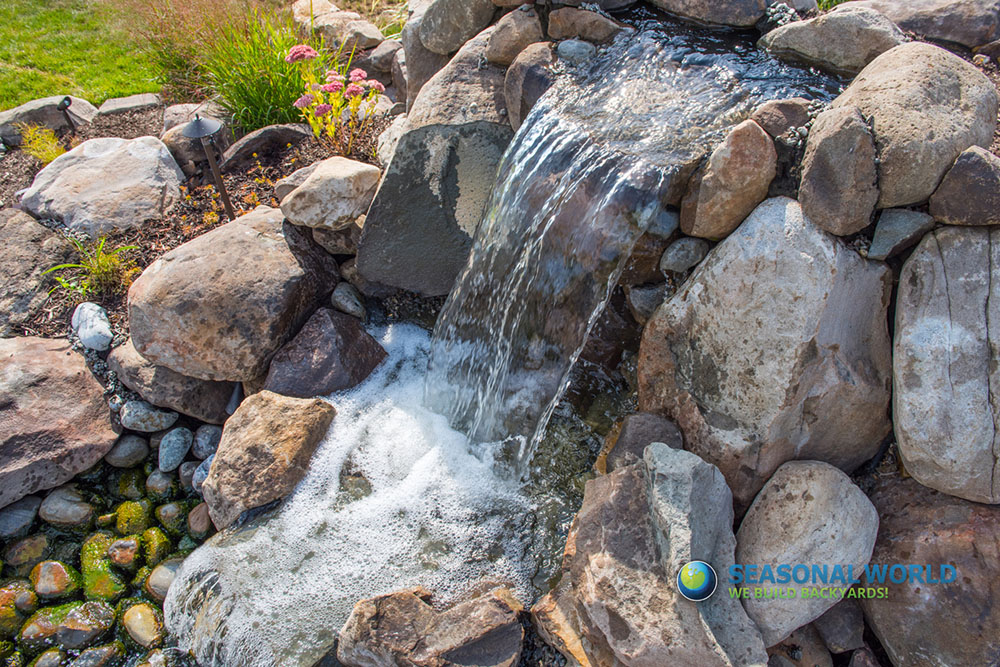WATERFALLS & GROTTOS Seasonal World